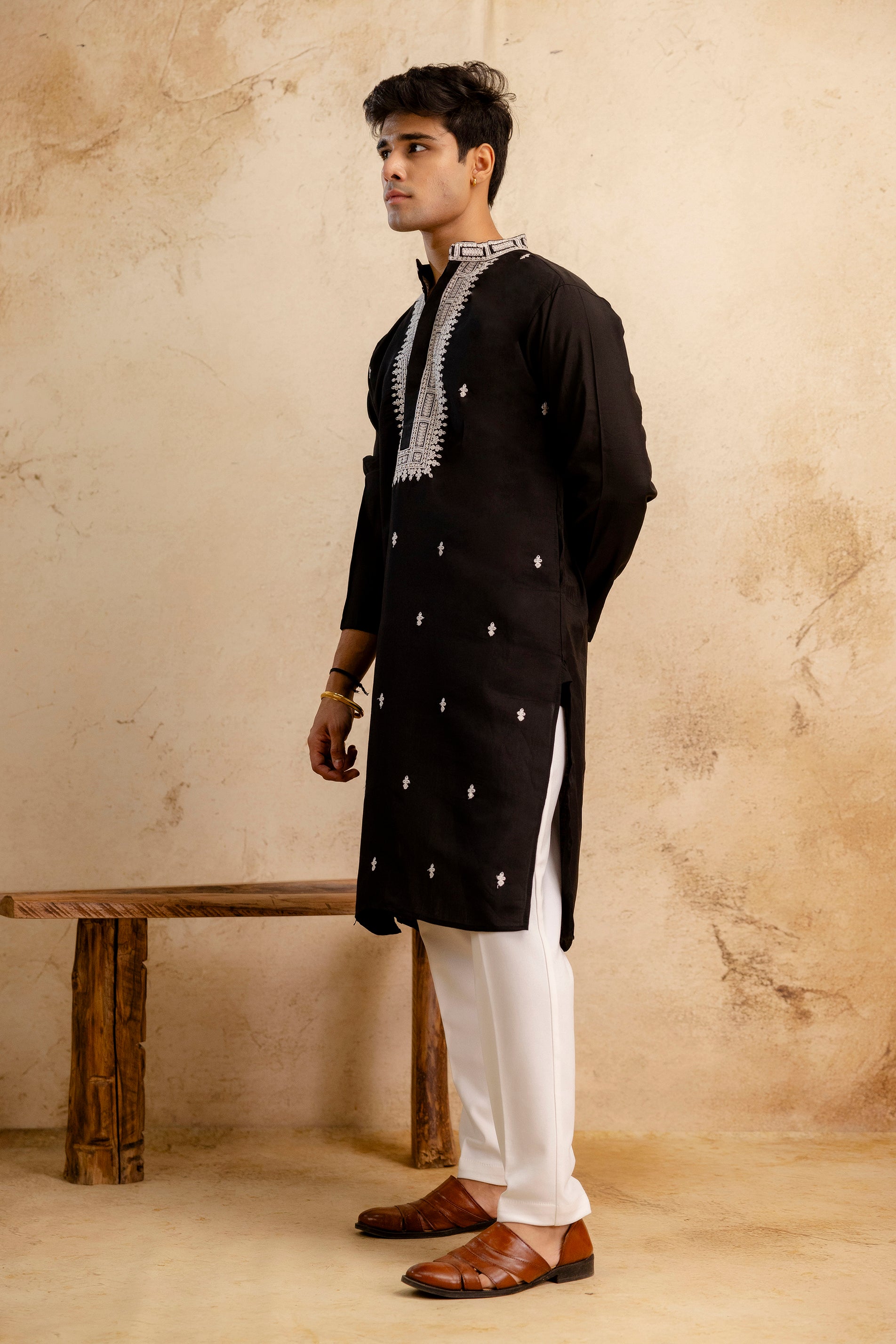 EMBROIDERED & SEQUIN KURTA WITH NECK
