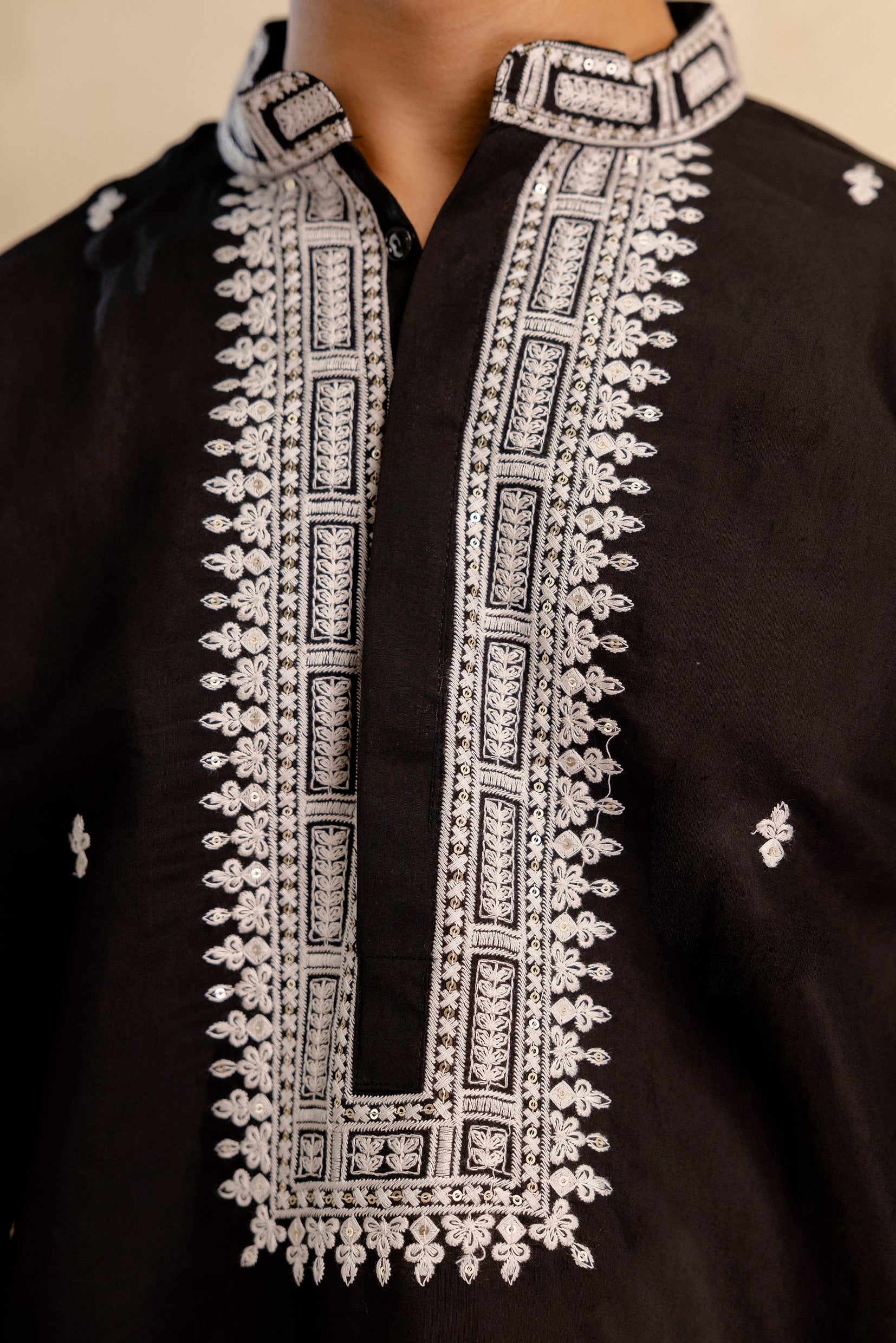 EMBROIDERED & SEQUIN KURTA WITH NECK